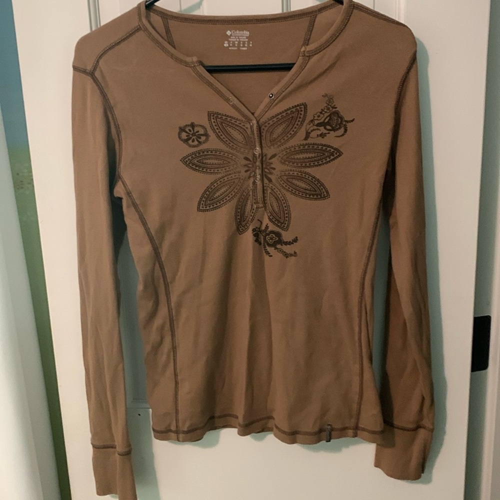 Columbia long sleeve brown v-neck with buttons - small